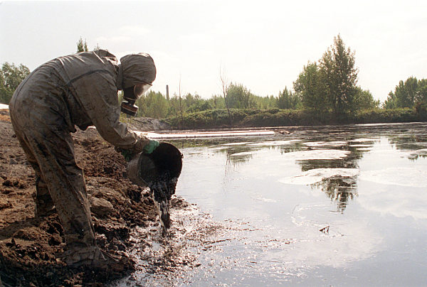 Phenol- und benzolhaltig sind die über Jahrzehnte in der Deponie "Neue...