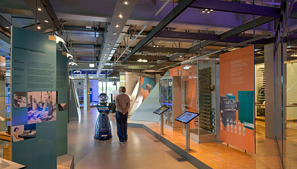 Heinz Nixdorf MuseumsForum, Fürstenallee, Paderborn, Nordrhein-Westfalen, Deutschland