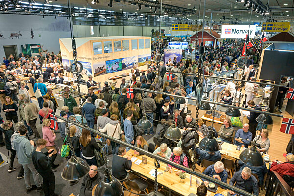 Besucher, Menschenmenge, Stand von Norwegen, Halle der Nordischen Länder, Internationale Grüne Woche IGW 2025, Messe, Charlottenburg, Berlin, Deutschland