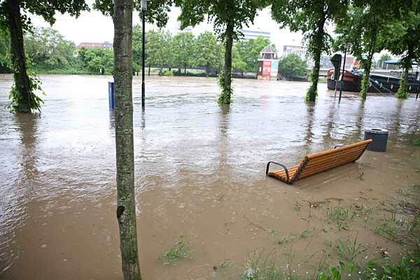 Saarland, Saarbrücken, 17.05.2024, Starker Dauerregen sorgte am Freitag (17...
