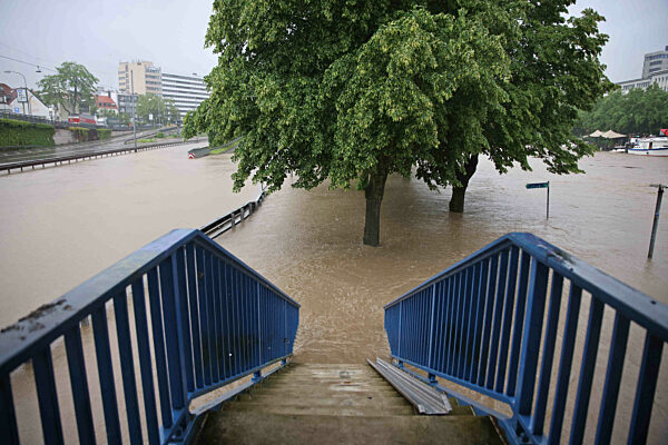 Saarland, Saarbrücken, 17.05.2024, Starker Dauerregen sorgte am Freitag (17...