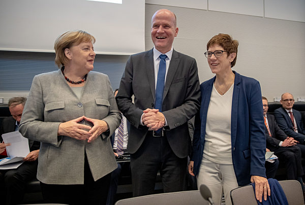 Fraktionssitzungen der Bundestagsparteien