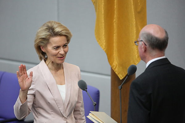 Kanzlerwahl und Vereidigung Bundeskabinett