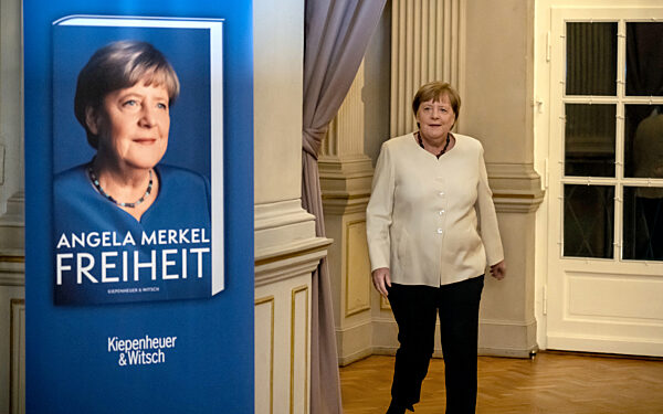 Ex-Kanzlerin Merkel stellt ihre Biografie vor