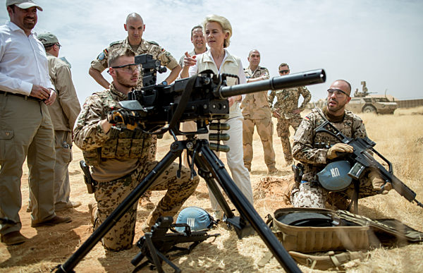 Von der Leyen besucht Mali