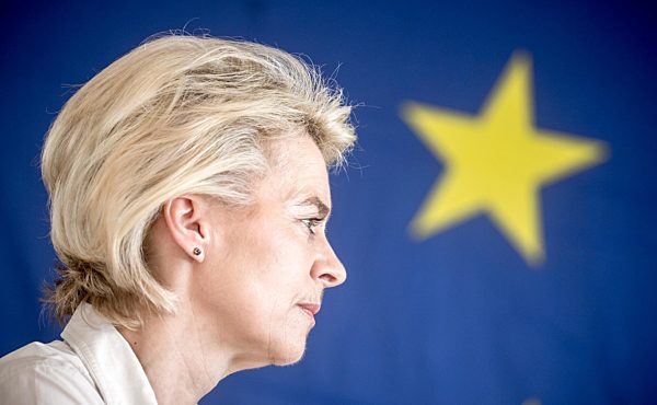 Von der Leyen besucht Mali