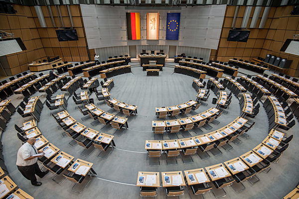Erste Sitzung des Berliner Abgeordnetenhauses