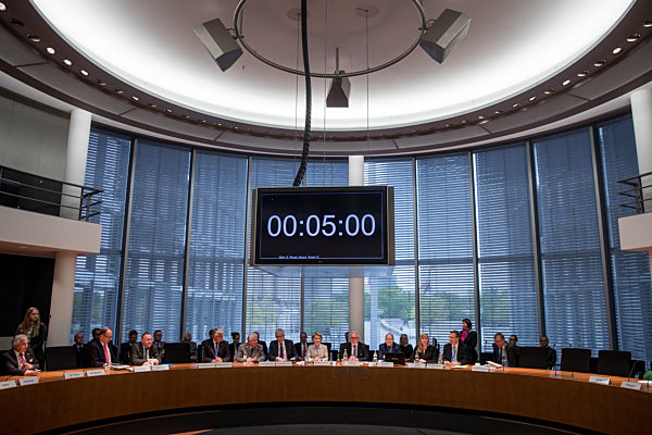 Von der Leyen im Verteidigungsausschuss