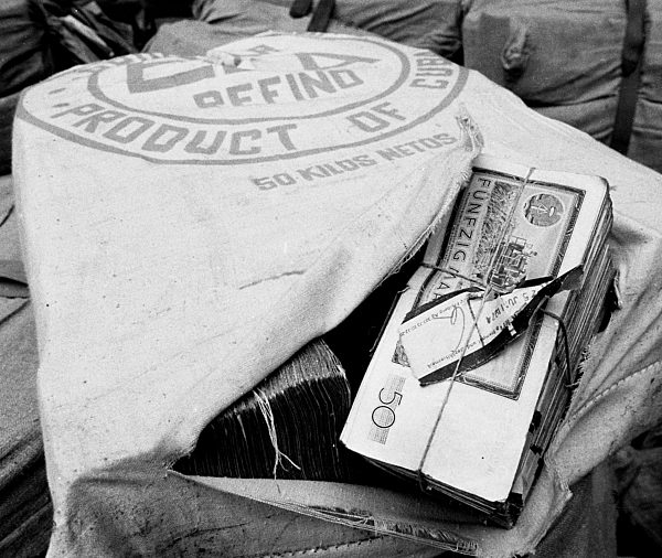 DDR-Geld wird entsorgt