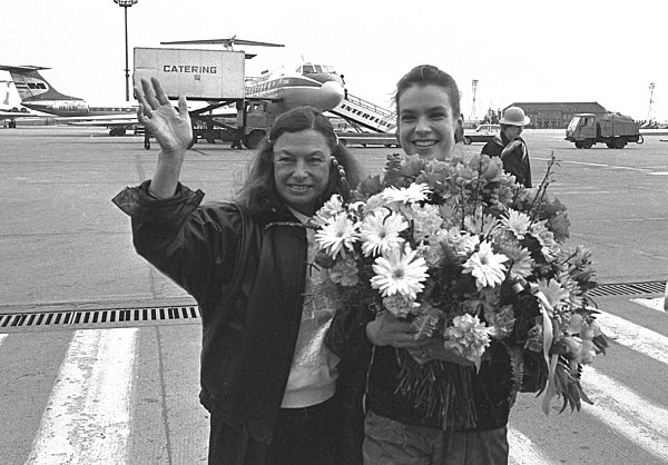 DDR - Ankunft Olympiasiegerin Witt