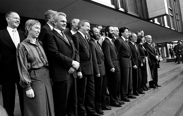 DDR - Letzte Regierung gewählt