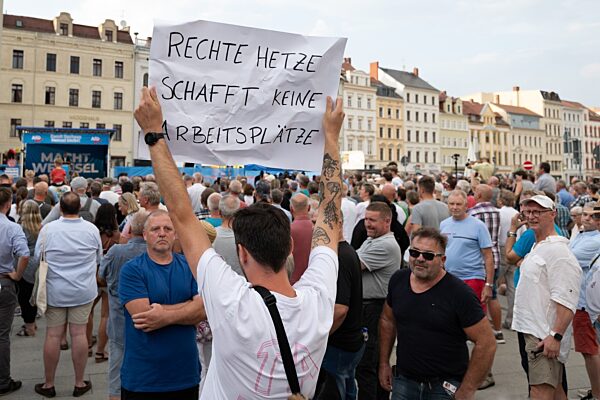 Wahlkampf AfD Sachsen - Gegendemo