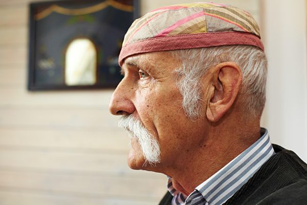 Portrait des Grafikers und Künstlers Ali Mitgutsch