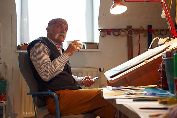 Portrait des Grafikers und Künstlers Ali Mitgutsch