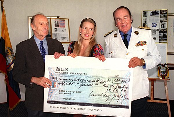 Consul Weyer spendet für Kinder aus dem Kosovo