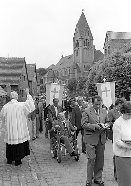 DDR - Fronleichnamsfest in Helbra