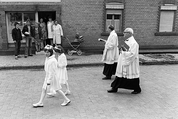 DDR - Fronleichnamsfest in Helbra