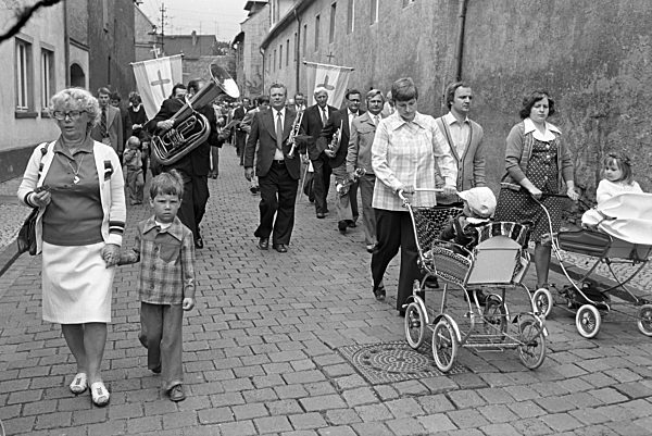 DDR - Fronleichnamsfest in Helbra