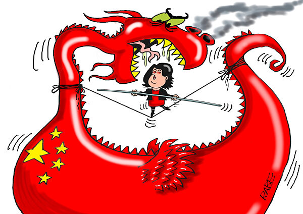 Baerbock schlaegt Porzellan kaputt