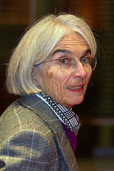 Donna Leon signiert Bücher