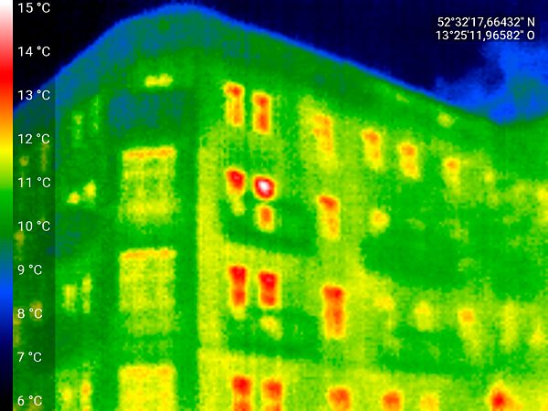 thermographic image: House, Facade, thermal insulation