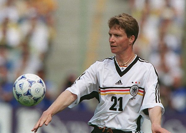 Fußball-WM: Michael Tarnat am Ball