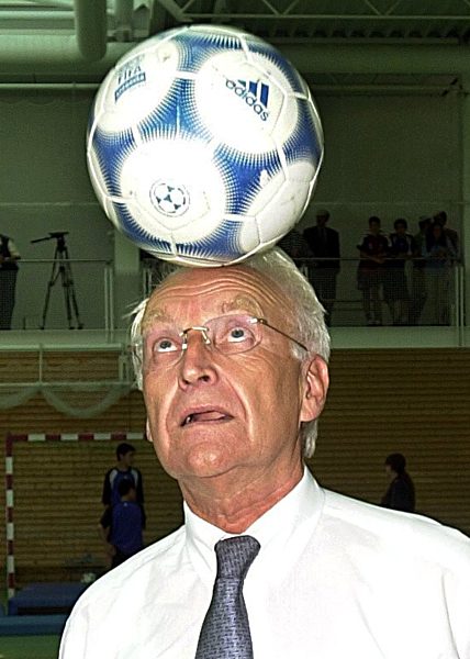 Auch er ist "am Ball": Edmund Stoiber