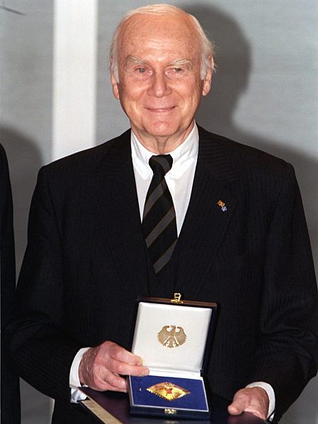 Großes Verdienstkreuz mit Stern für Vicco von Bülow