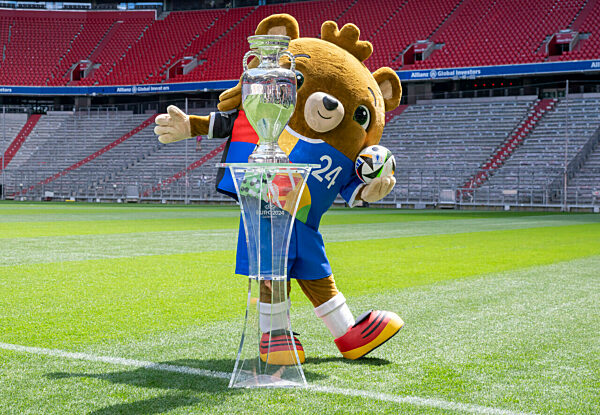 Fußball-EM-Pokal in München