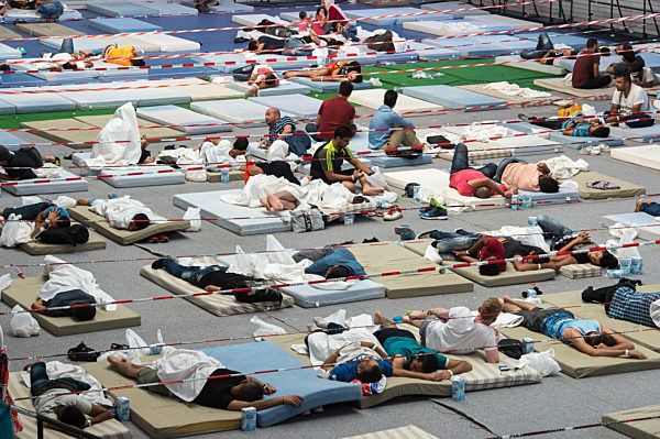 "Bearbeitungsstraße" der Bundespolizei für Flüchtlinge