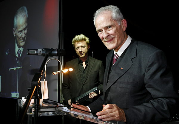 Verleihung Laureus Medien Preis  Hans Wilhelm Gäb