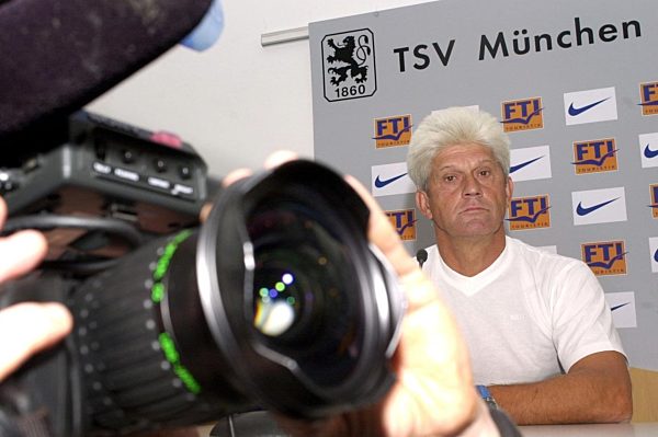 Fußball: Werner Lorant bei Pressekonferenz