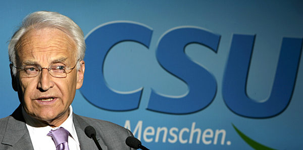 Der bayerische Ministerpräsident und CSU-Vorsitzende Edmund Stoiber am...