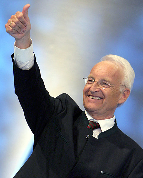 Der CSU-Parteivorsitzende und bayerische Ministerpräsident Edmund Stoiber...