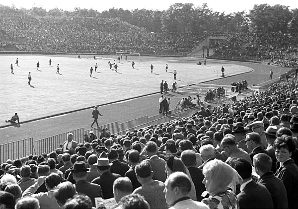 German Soccer League - Season 1963-1964 - Eintracht Frankfurt - 1. FC Kaiserslautern 1-1