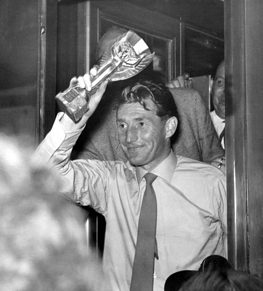 Soccer world championship 1954: Champion team arrives in Singen