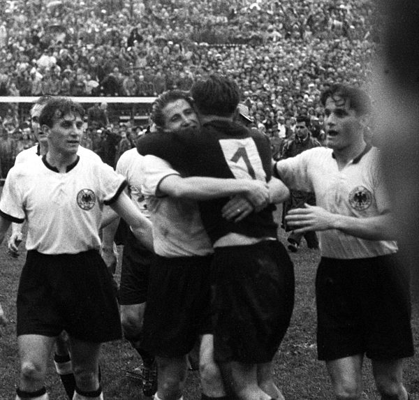 Soccer world championship 1954: German players cheer about title