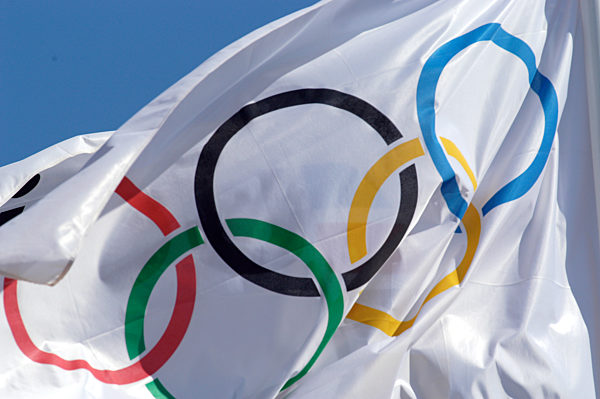 Olympische Fahne  im Wind , Feature , Olympische Spiele in Athen  2004,