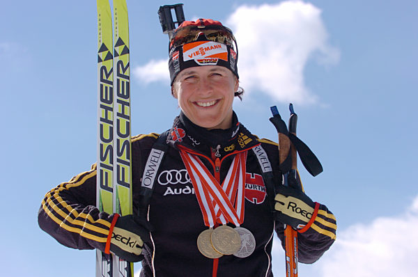 Uschi Disl , Porträt , Feature mit 2 Goldmedaillen und 1 Silbermedaille  ...