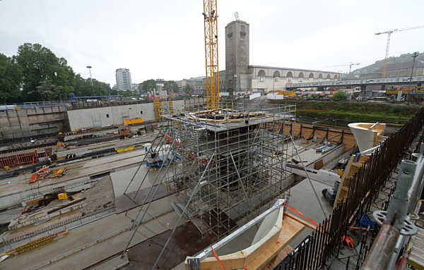 Bau der ersten Kelchstützte von Stuttgart 21