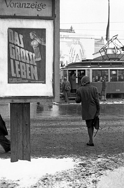 Kino, Werbeplakat, 1949,  Karl-Marx-Platz heute Augustusplatz, Leipzig...