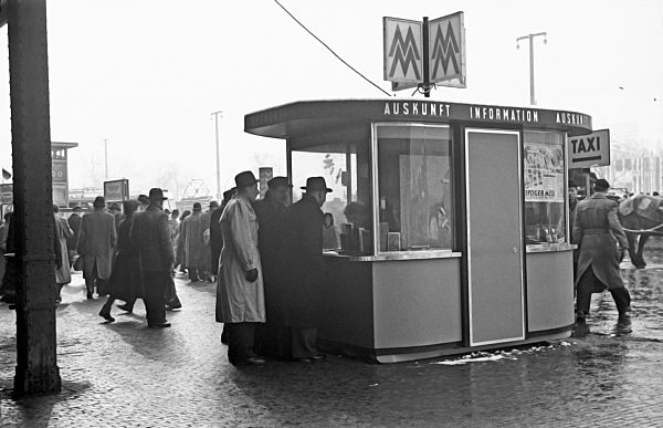 Leipziger Messe, Messeinformation, 1955,  Hauptbahnhof, Leipzig, Sachsen...