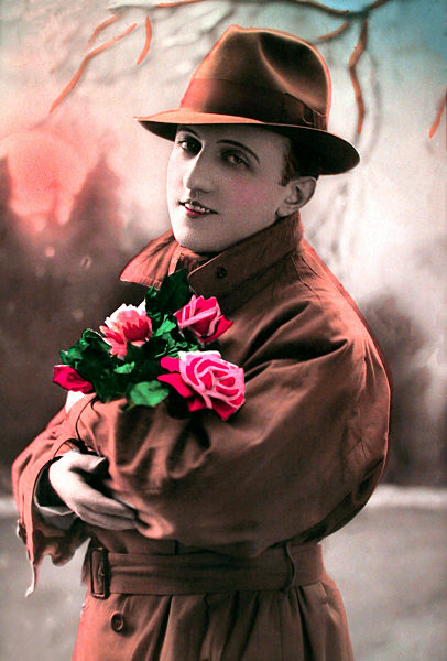 Flirt, flirten, Mann mit Hut und Mantel mit Blumenstrauss, 1920er Jahre...