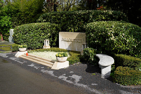 Aktuell. 05.05.2021, Koeln, Das Grab des Koelner Original Willy Millowitsch...