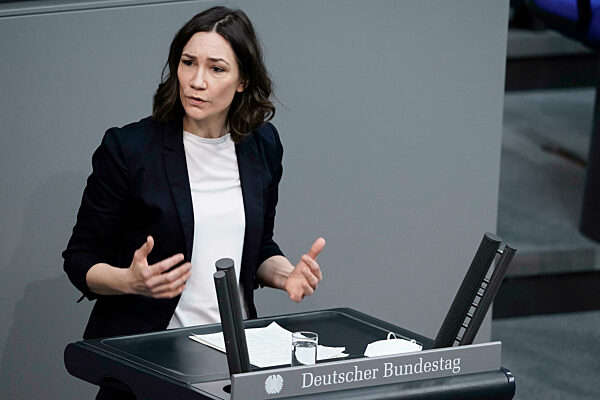 28. Bundestagssitzung und Debatte