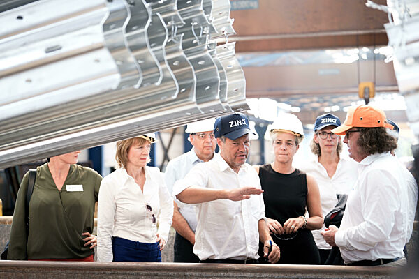 Bundeswirtschaftsminister und Landeswirtschaftsministerin NRW informieren sich ueber den Klimahafen Gelsenkirchen