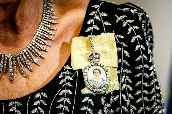 Defilee im Schloss Bellevue beim Staatsbesuch von Koenig Charles III. in Berlin