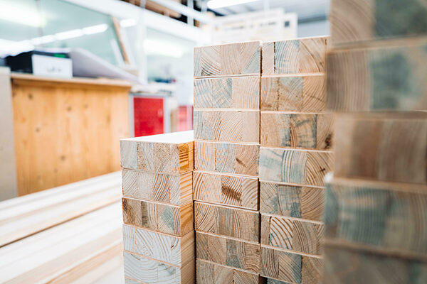 Symbolbild Holz in Werkstatt