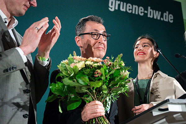 Cem Özdemir gewinnt Baden-Württemberg-Wahl: Grüne vor CDU Die Grünen unter Cem Özdemir gewinnen die Landtagswahl Baden-Württemberg 2026 knapp vor der CDU. Die AfD legt zu, die SPD stürzt auf ein historisches Tief, FDP und Linke scheitern an der Fünf-Prozent-Hürde.