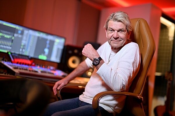 Popsänger Matthias Reim im Studio